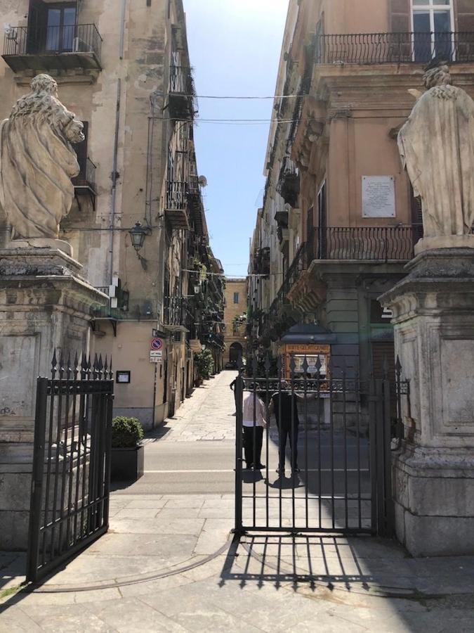 Ferienwohnung Casa Di Fronte La Cattedrale Palermo Exterior foto