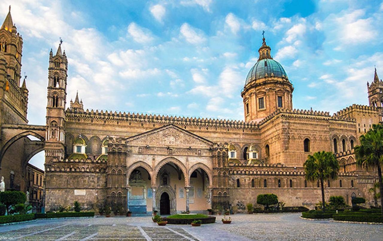 Ferienwohnung Casa Di Fronte La Cattedrale Palermo Exterior foto